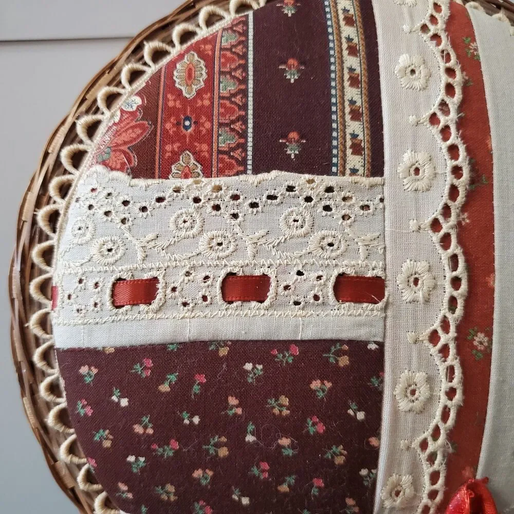 Vintage Wicker Sewing Round Basket Padded Fabric Lid Cottage Boho 8